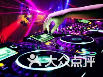 最新酒吧DJ，引领音乐潮流与娱乐文化的先锋先锋力量